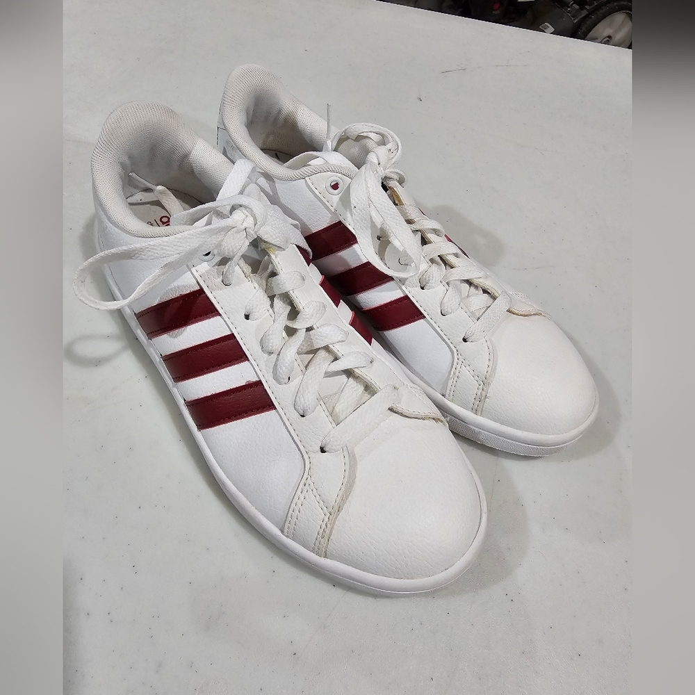 Women adidasneo